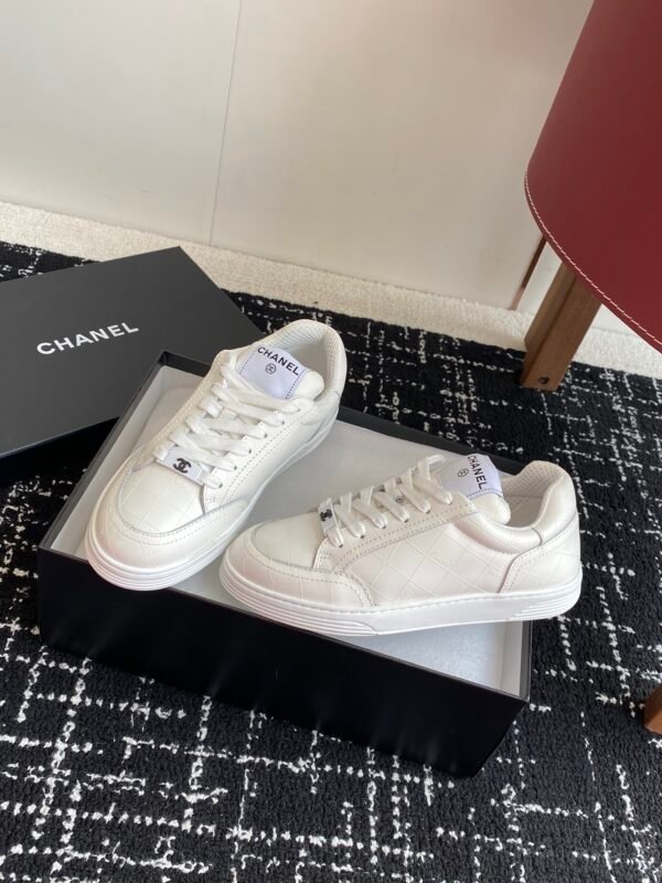 Chanel sneaker 2025072211