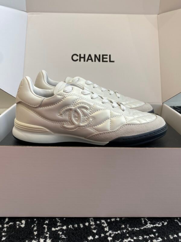 Chanel sneaker 2025072217
