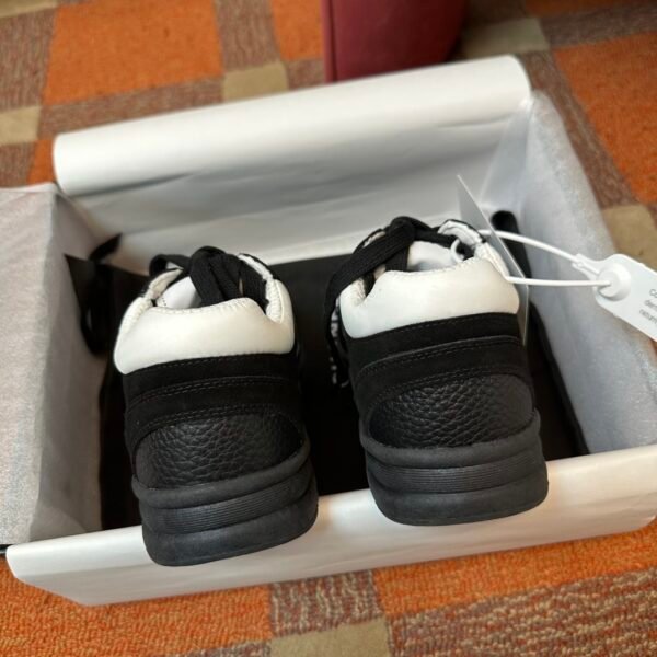 Chanel sneaker 2025072222