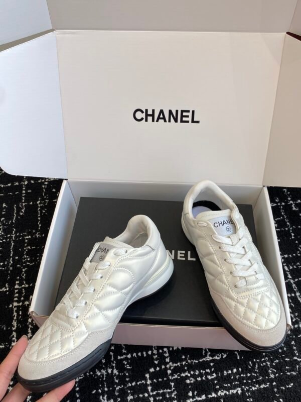 Chanel sneaker 2025072217