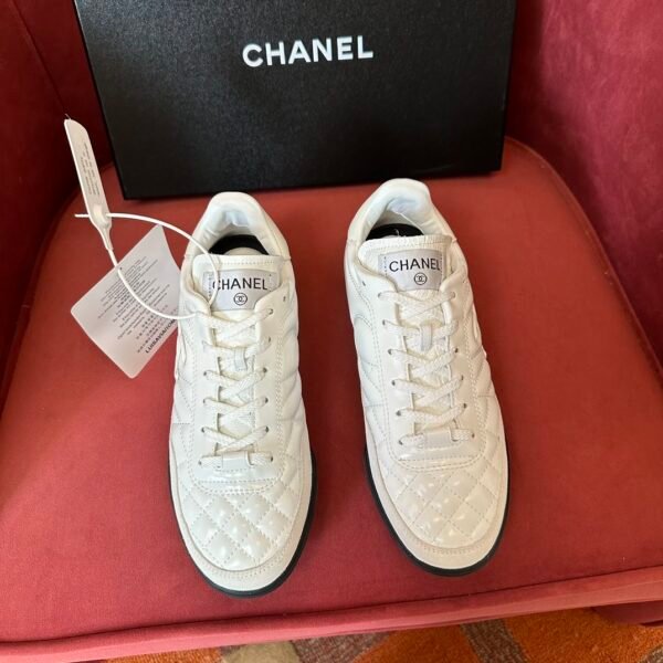 Chanel sneaker 2025072250