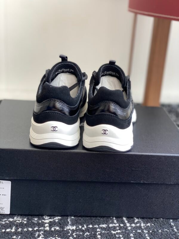 Chanel sneaker 2025072253