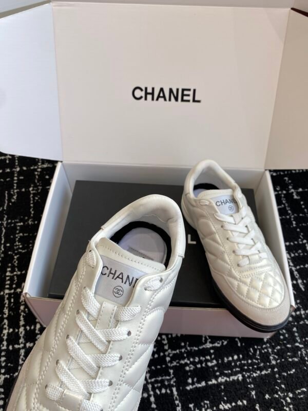 Chanel sneaker 2025072217
