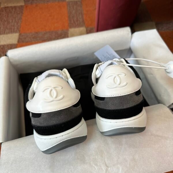 Chanel sneaker 2025072245