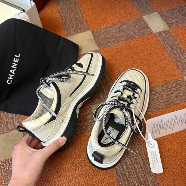 Chanel sneaker 2025072221
