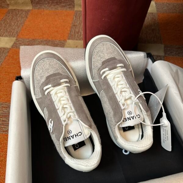 Chanel sneaker 2025072240