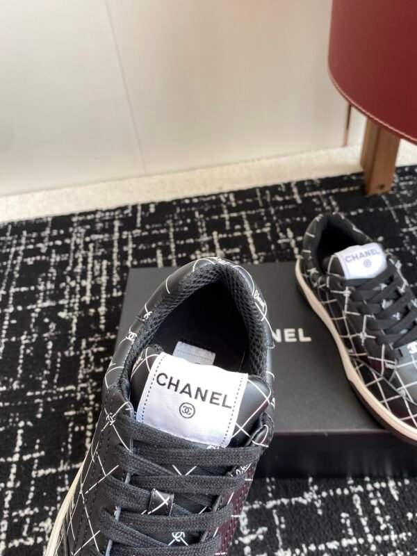 Chanel sneaker 2025072213