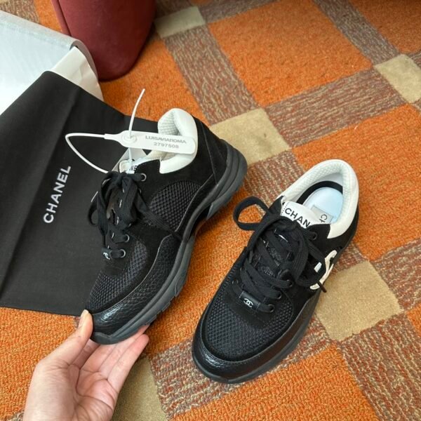 Chanel sneaker 2025072224