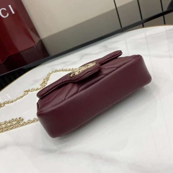 GUCCI GG Marmont mini shoulder bag in Rosso Ancora red leather