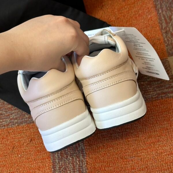 Chanel sneaker 2025072231