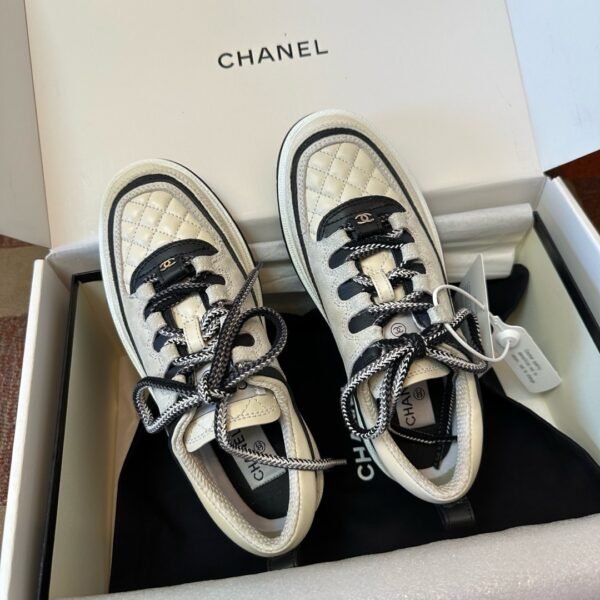 Chanel sneaker 2025072221