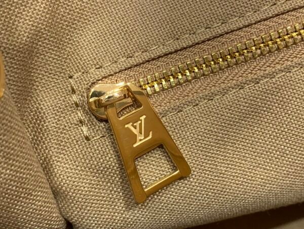 LV OnTheGo PM Mon Monogram