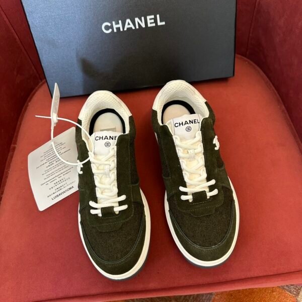 Chanel sneaker 2025072235