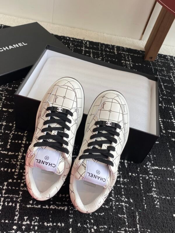 Chanel sneaker 2025072214