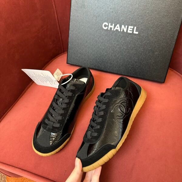 Chanel sneaker 2025072243