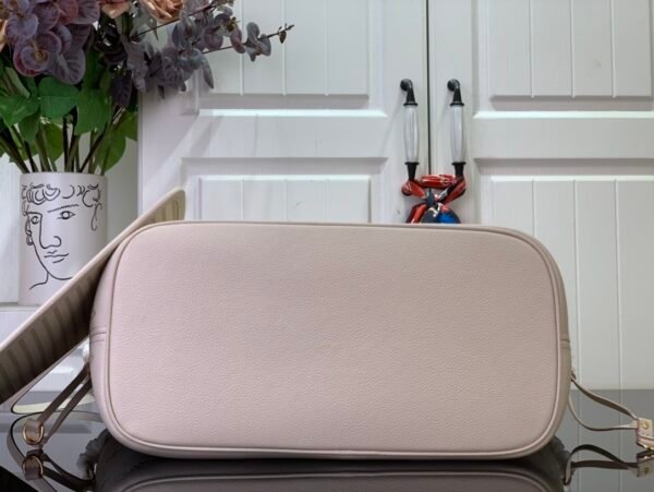 LV Neverfull MM Monogram Empreinte Leather