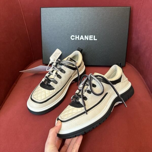 Chanel sneaker 2025072221