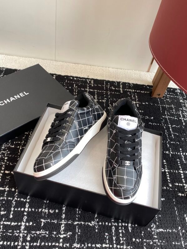 Chanel sneaker 2025072213