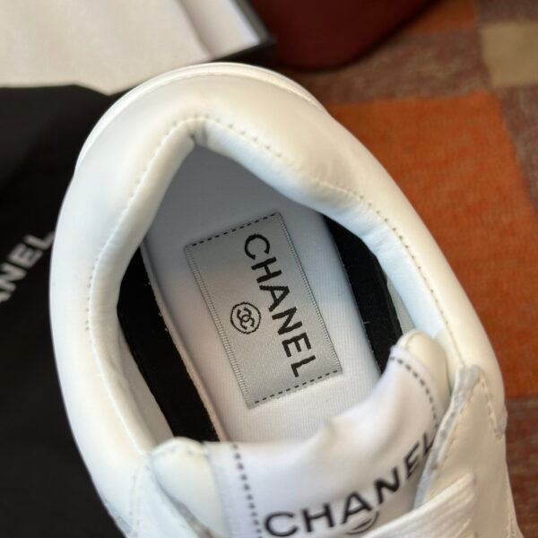 Chanel sneaker 2025072230