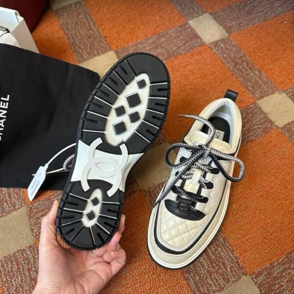 Chanel sneaker 2025072221