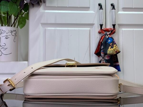 LV Pochette Métis Monogram Empreinte Leather