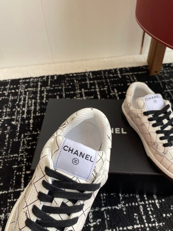 Chanel sneaker 2025072214