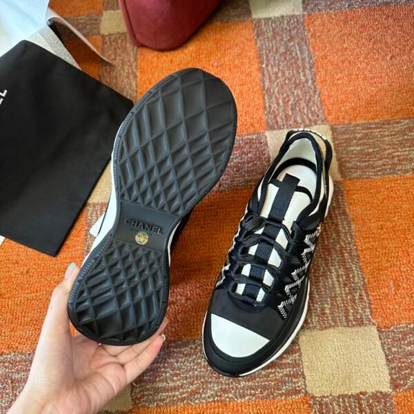 Chanel sneaker 2025072236