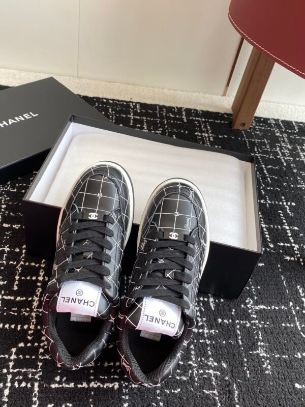 Chanel sneaker 2025072213