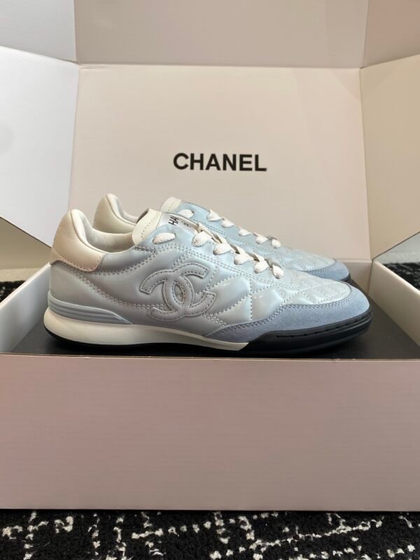 Chanel sneaker 2025072216