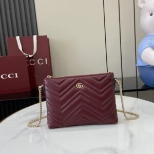 GUCCI GG Marmont pochette with chain in Rosso Ancora red leather