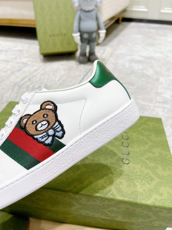Gucci sneaker 2025072101