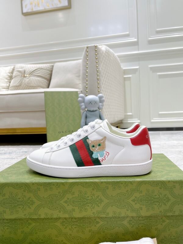 Gucci sneaker 2025072102