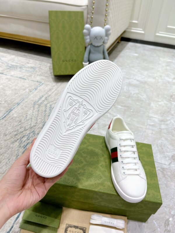 Gucci sneaker 2025072102