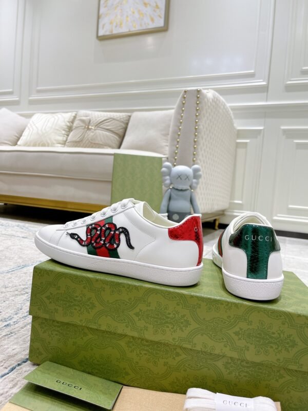 Gucci sneaker 2025072103