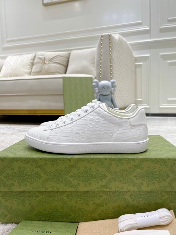 Gucci sneaker 2025072110