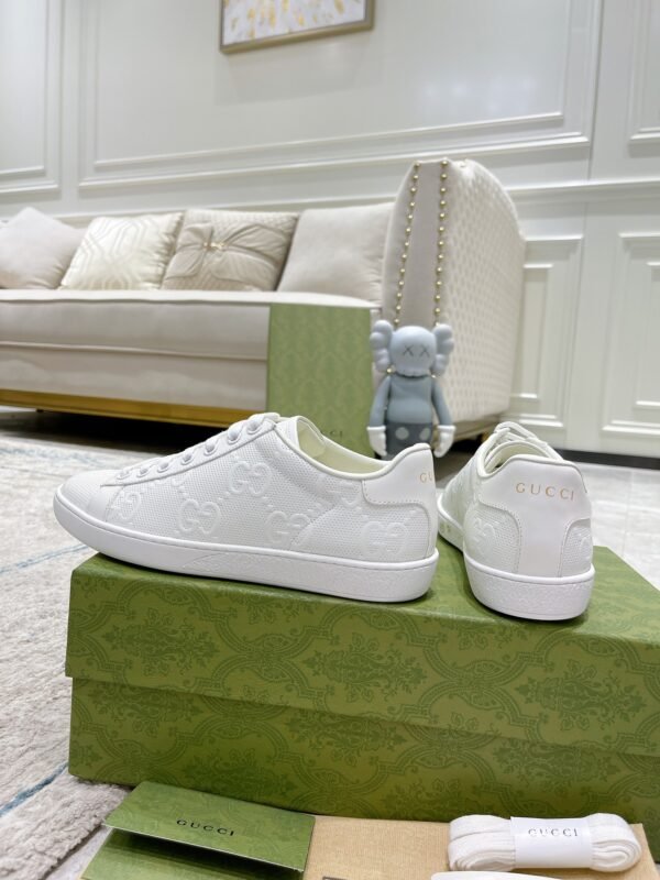 Gucci sneaker 2025072110