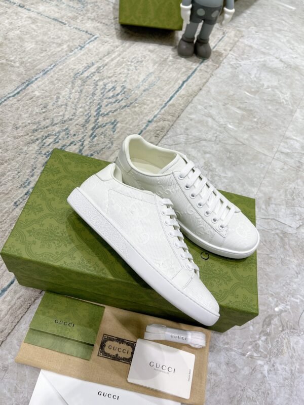 Gucci sneaker 2025072110