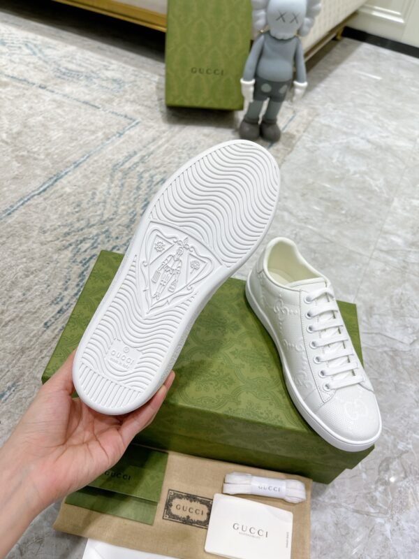 Gucci sneaker 2025072110