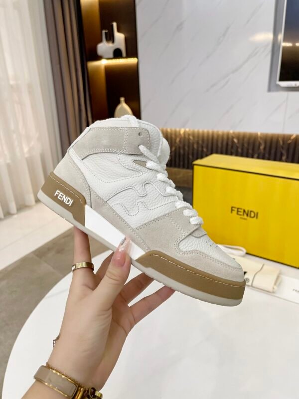 Fendi sneaker 2025072112