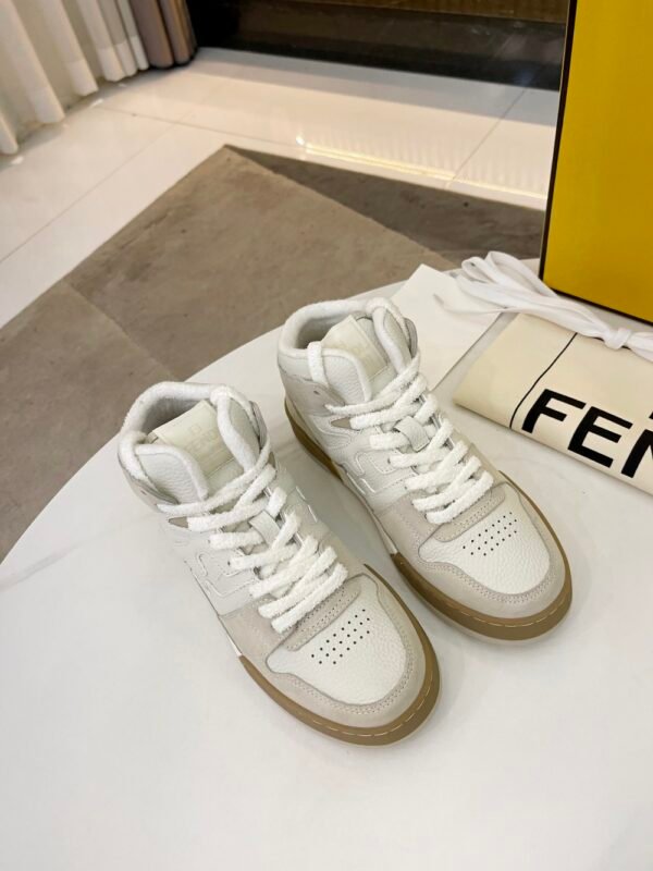 Fendi sneaker 2025072112