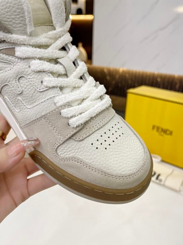 Fendi sneaker 2025072112