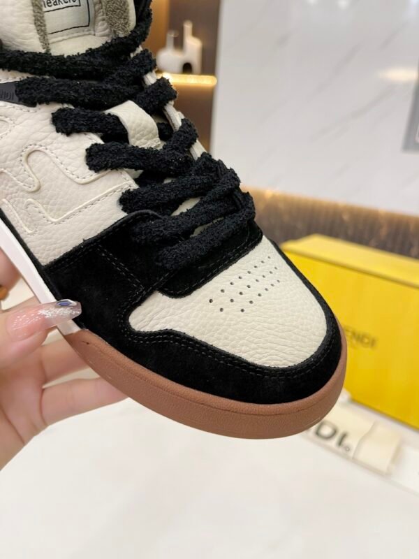 Fendi sneaker 2025072113