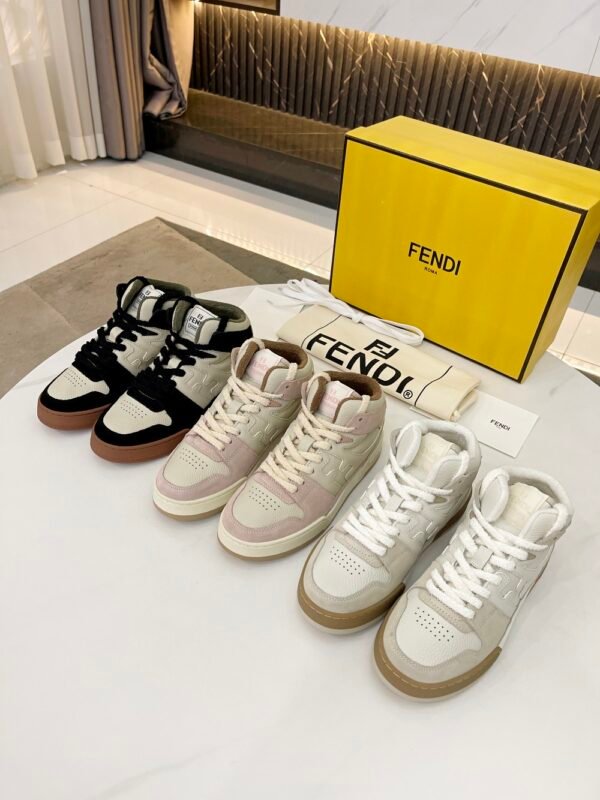 Fendi sneaker 2025072113
