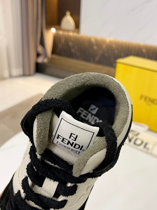 Fendi sneaker 2025072113