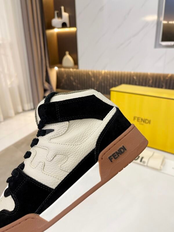Fendi sneaker 2025072113
