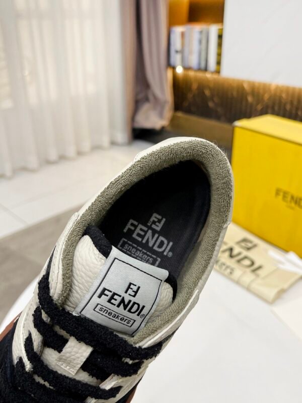 Fendi sneaker 2025072125