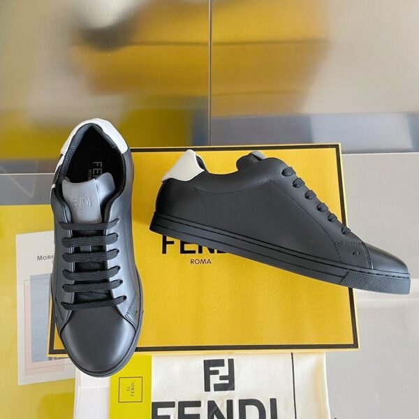 Fendi sneaker 2025072131
