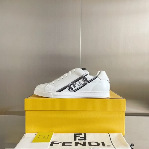 Fendi sneaker 2025072132