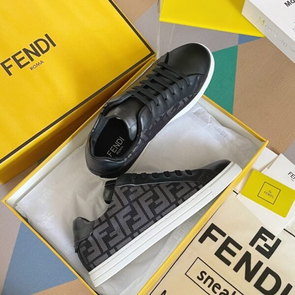 Fendi sneaker 2025072137