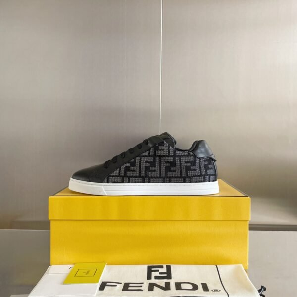 Fendi sneaker 2025072137